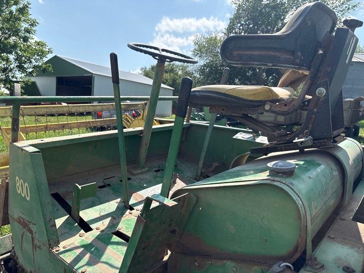 john-deere-800-image-24