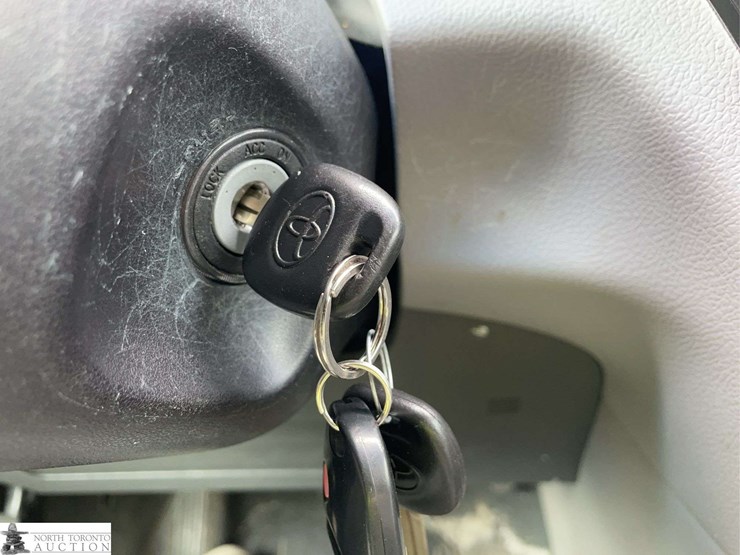 2016-toyota-sienna-image-14
