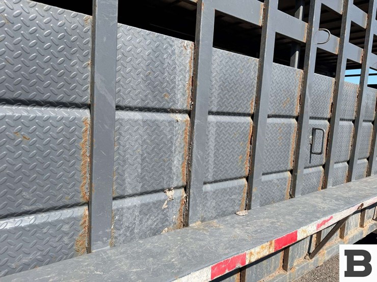 2015-c&b-quality-mavgnst24-14k-str-stock-trailer-image-17
