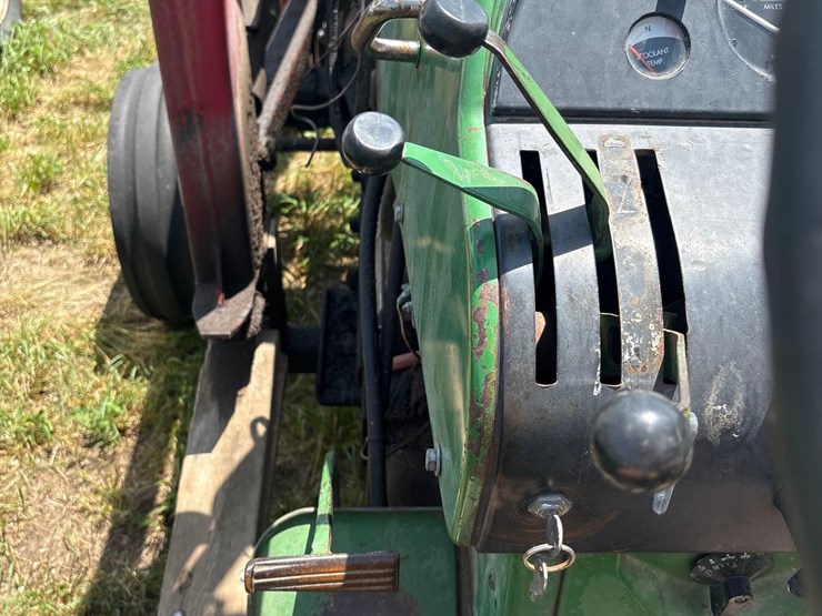 john-deere-3020-image-41
