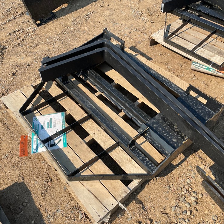 #18357 • Unused 2026 Mower King Skid Steer Forks (Princeton, MN)
