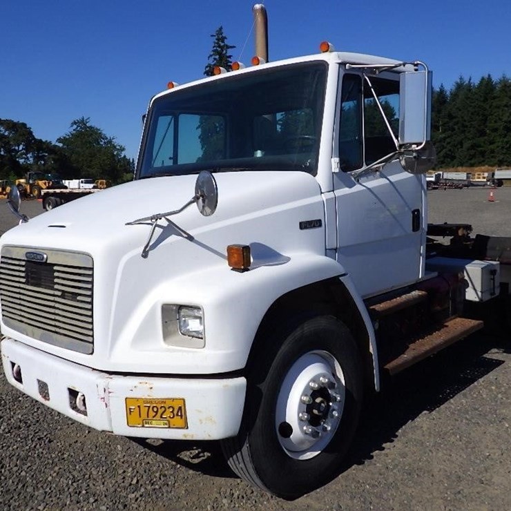 2000 FREIGHTLINER FL70