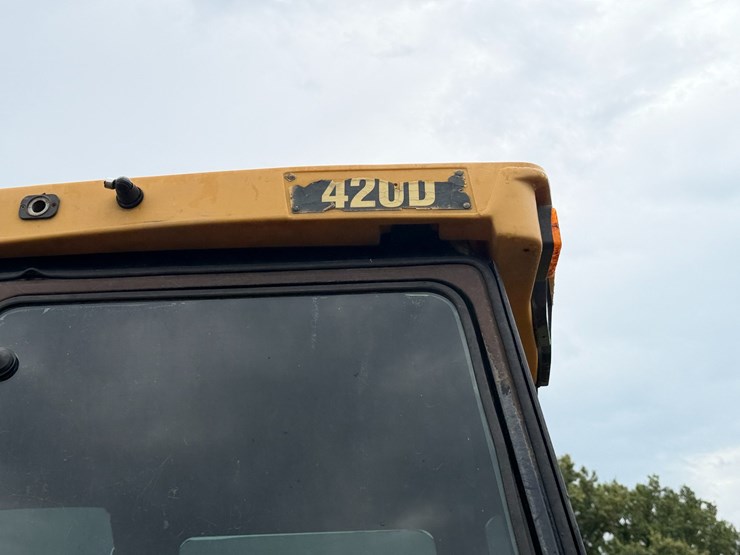 2006-caterpillar-420d-image-73