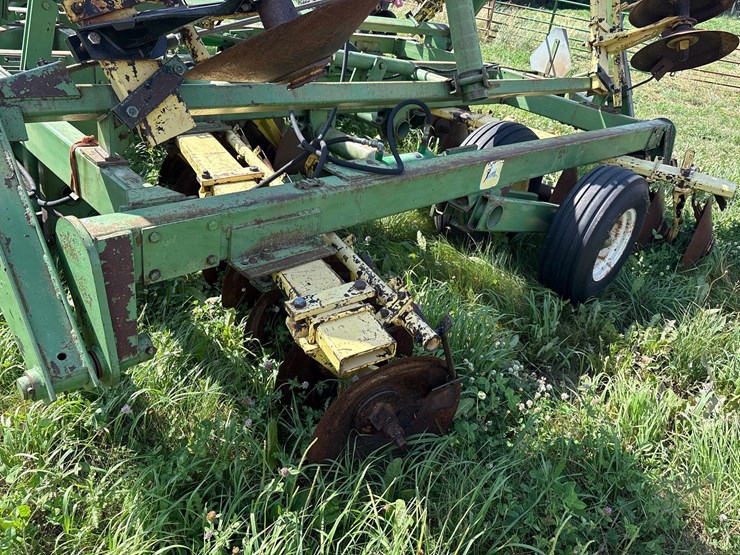 john-deere-230-image-11