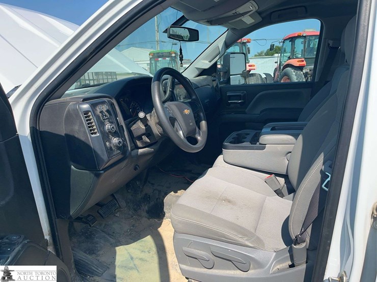 2017-chevrolet-silverado-1500-image-11