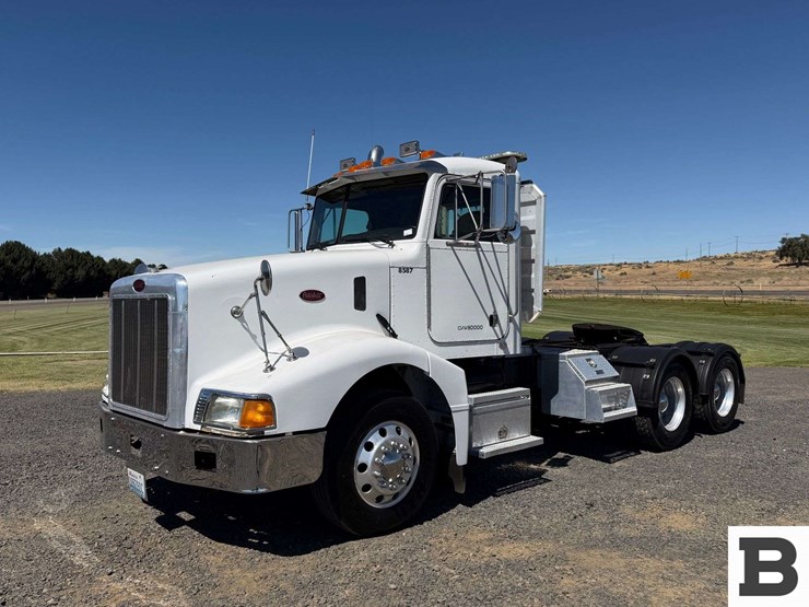 2001-peterbilt-377-image-1