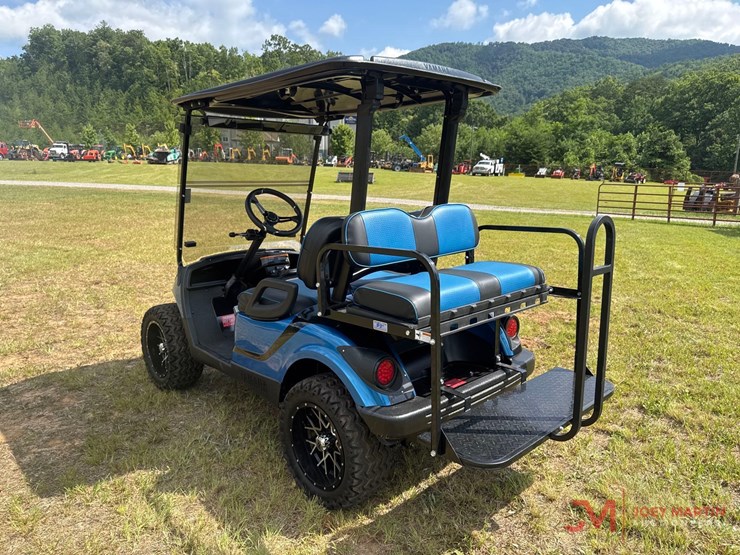 yamaha-4-seater-gas-powered-golf-cart-image-4