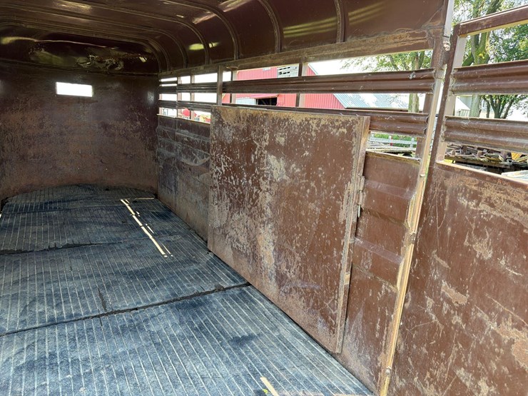 1984-circle-j-6ft-x-16ft-bumper-hitch-livestock-trailer-image-23