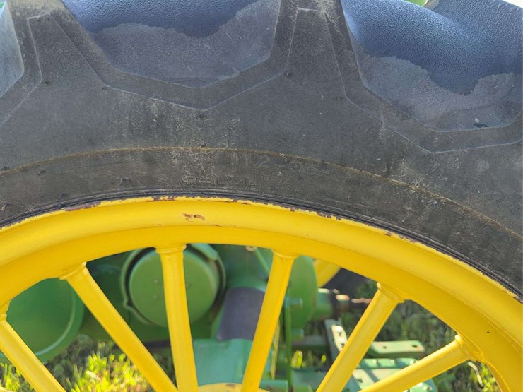 john-deere-model-b-image-9