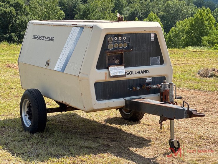 ingersoll-rand-175-towable-air-compressor-image-1