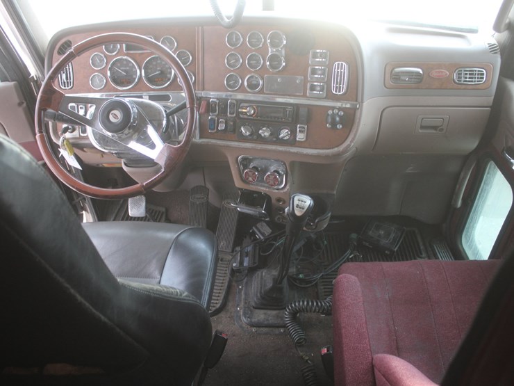 2006-peterbilt-379x-image-93
