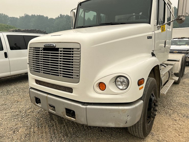 2003-freightliner-fl112-image-62
