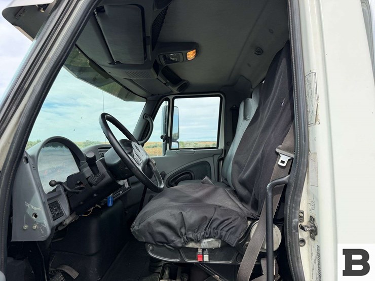 2006-international-durastar-4300-image-44