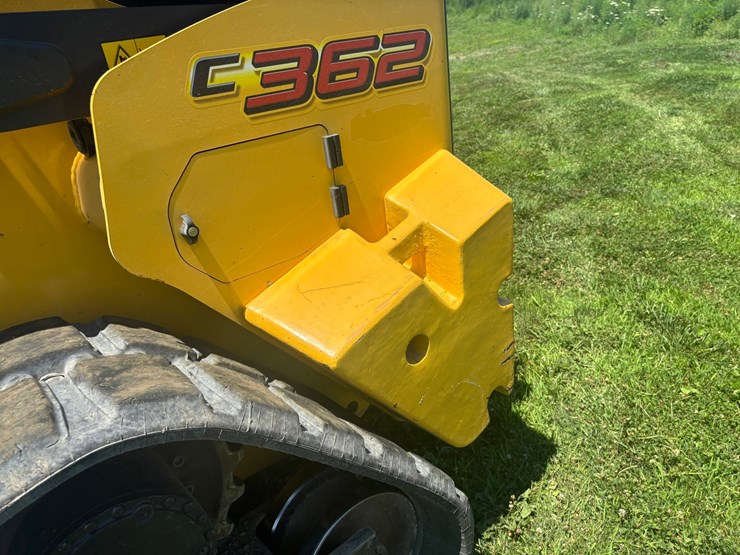 2025-new-holland-c362-image-13