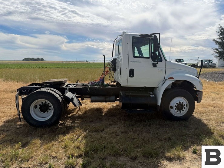 2006-international-durastar-4400-image-9