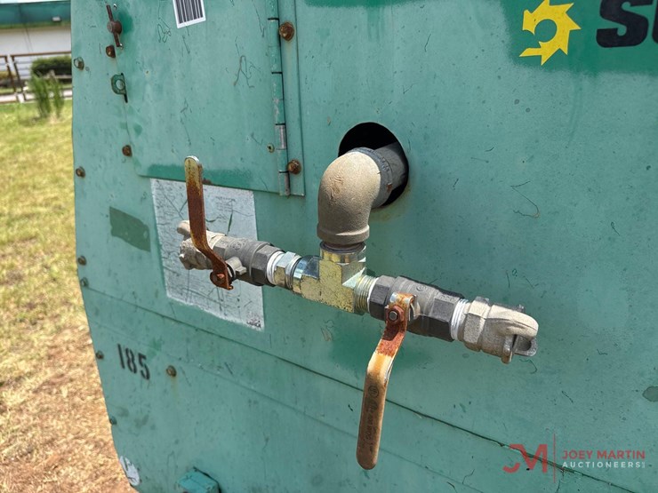 compair-1850-towable-air-compressor-image-8