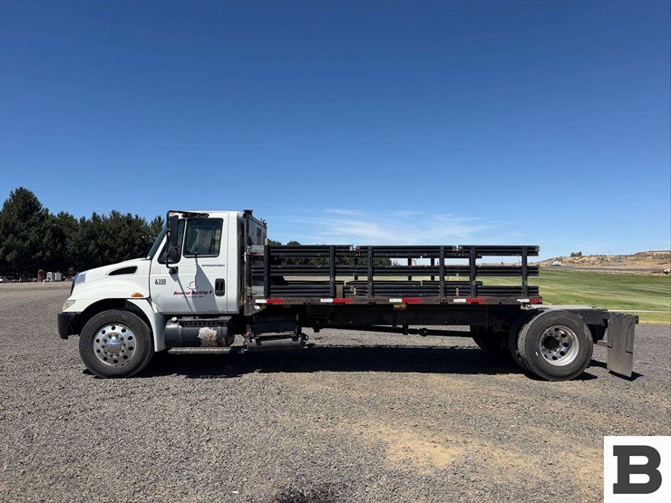 2006-international-durastar-4300-image-3