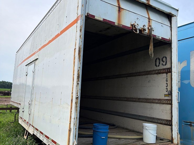 wabash-28ft-semi-van/spray-trailer-image-5