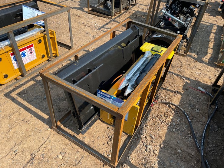 #18332-•-unused-2026-agt-skid-steer-breaker-attachment-(princeton,-mn)-image-3