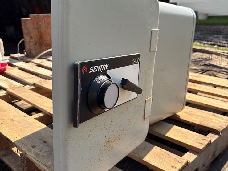 sentry-1200-safe-image-4