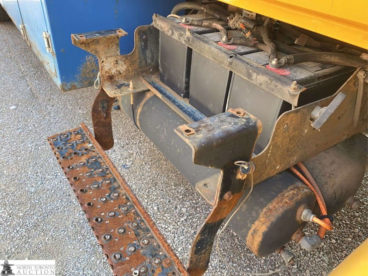 2010-international-durastar-4300-image-26