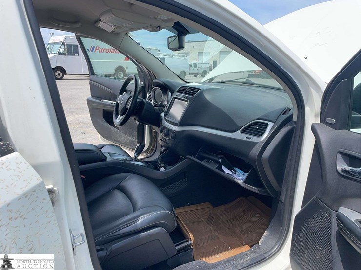 2012-dodge-journey-image-18
