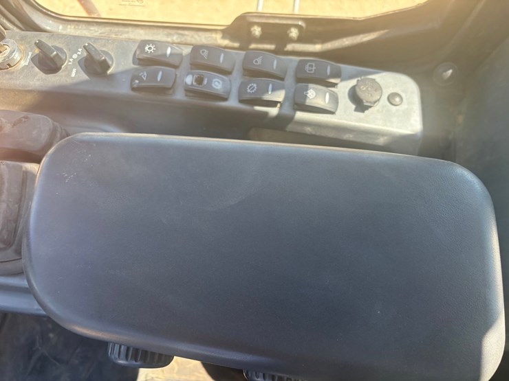 2013-doosan-dl250tc-image-58