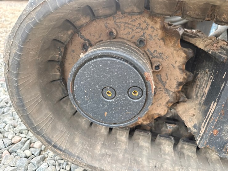 2023-deere-17g-image-51