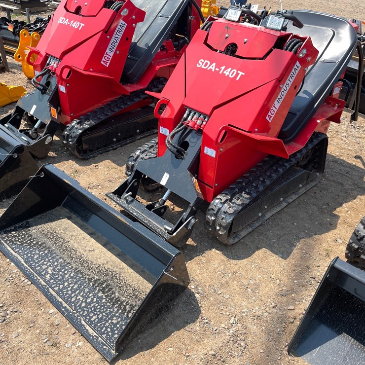 #18385 • Unused 2026 AGT Crawler Loader (Princeton, MN)