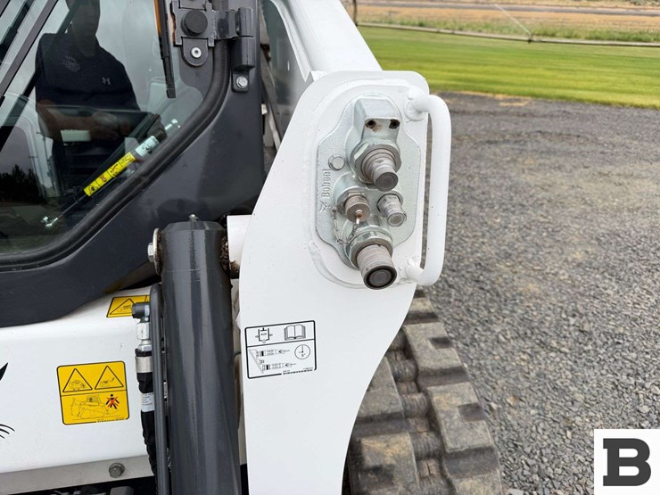2024-bobcat-t650-image-15