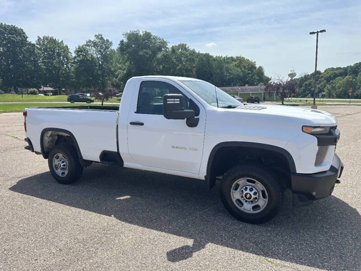 2020-chevrolet-silverado-2500hd-image-3
