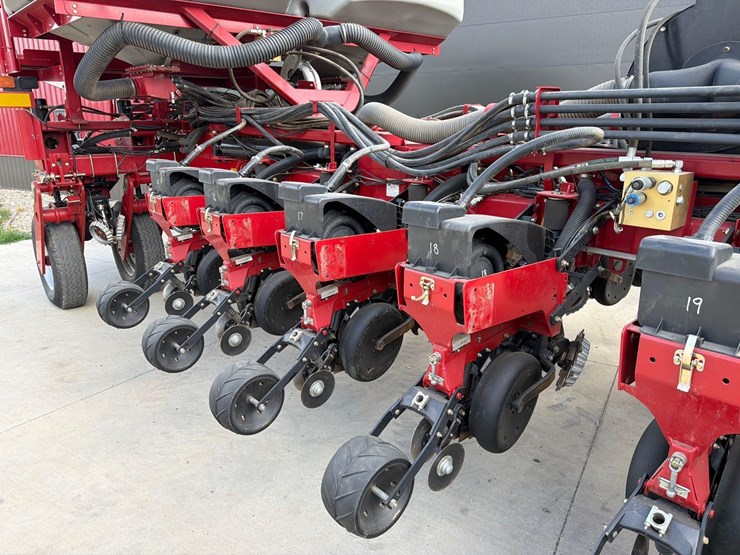 2012-case-ih-1250-image-48