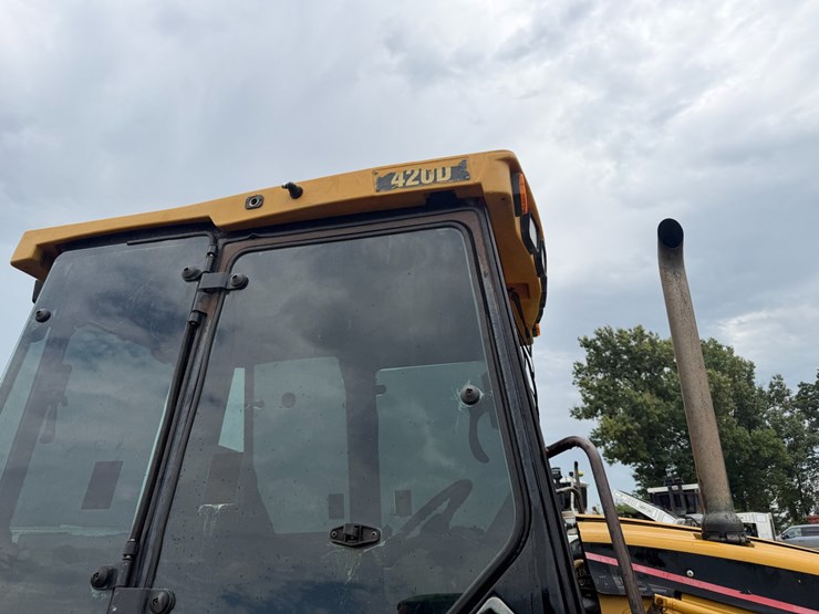 2006-caterpillar-420d-image-70