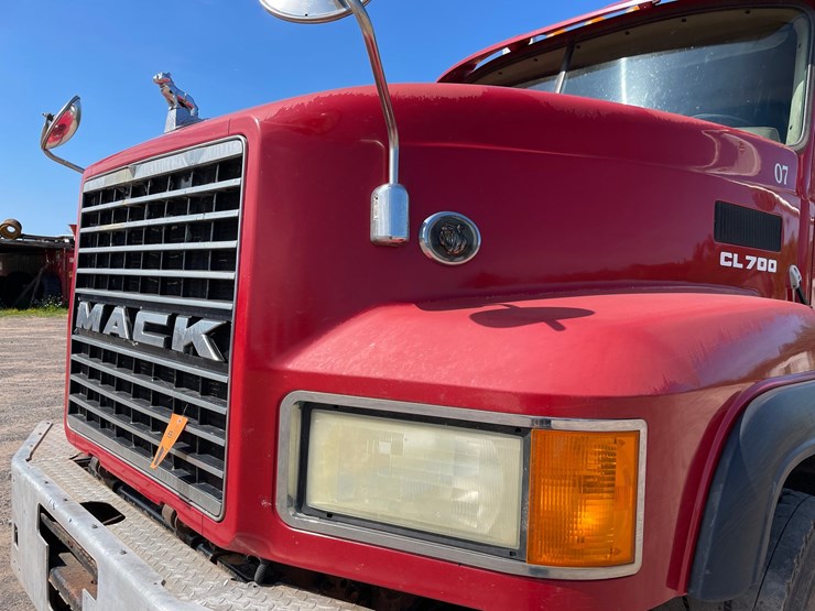 2007-mack-cl700-image-10