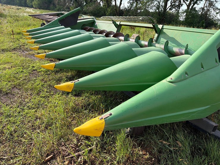 john-deere-8row30-corn-head-image-17