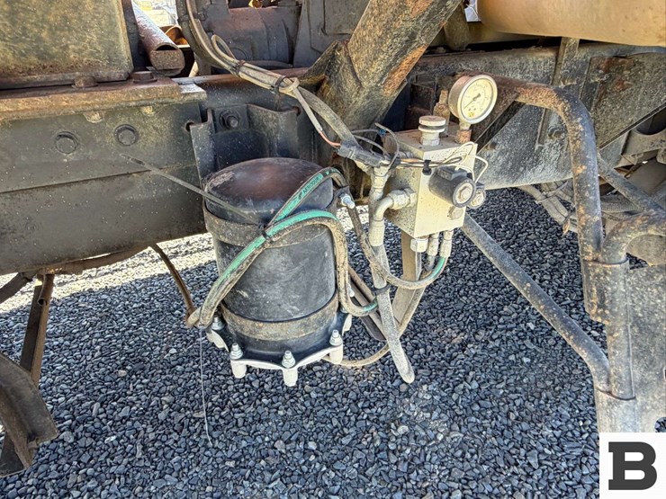 2001-mack-cl713-image-34