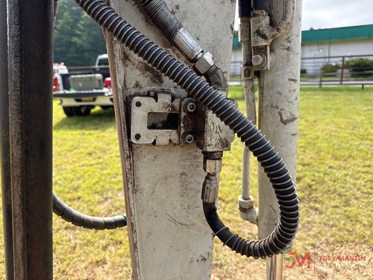 takeuchi-tb230-image-16