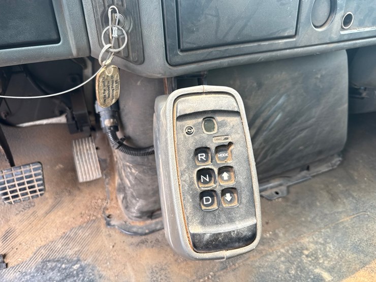 2004-international-durastar-4300-image-49