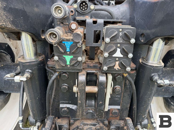 2007-new-holland-tg305-image-60