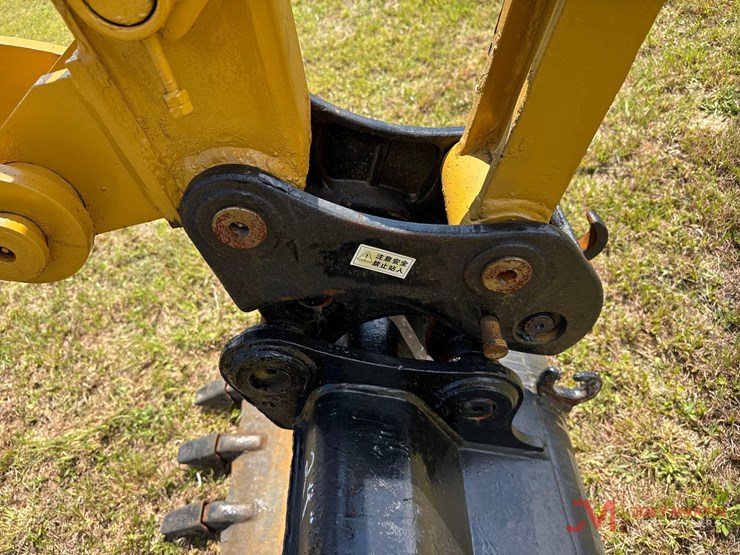 caterpillar-305.5e2-image-14