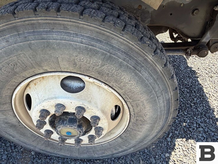 2001-mack-cl713-image-39