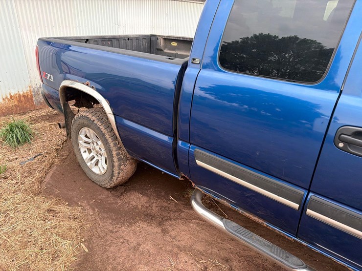 2003-chevrolet-k1500-image-28