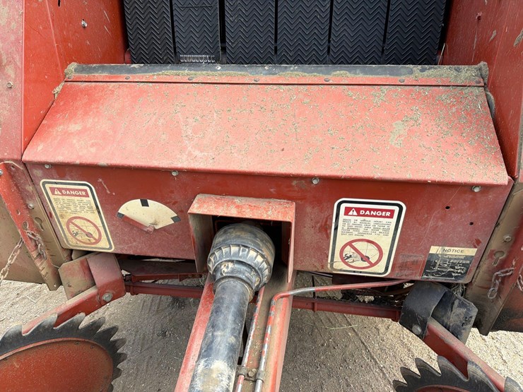 hesston-555t-image-24