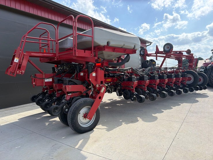 2012-case-ih-1250-image-3