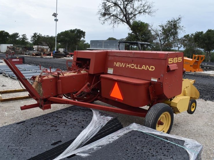 new-holland-565-image-4