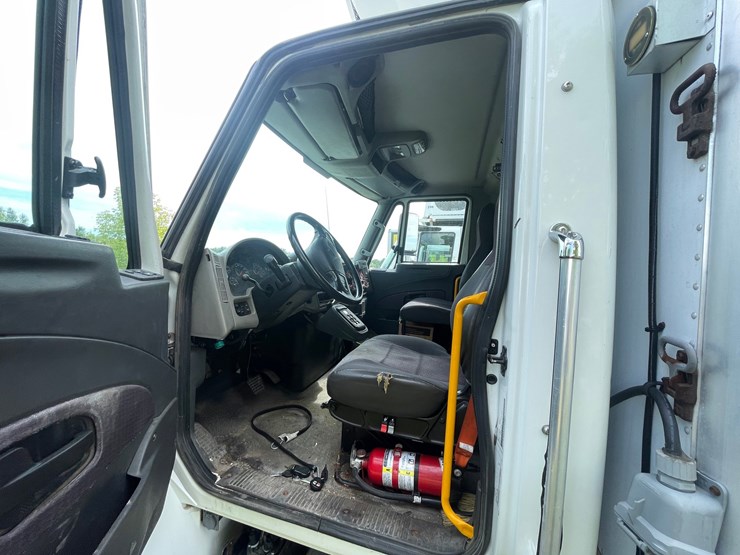 2016-international-durastar-4400-image-55