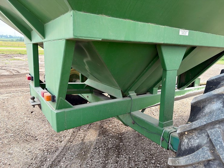 ficklin-cr9600-grain-cart-image-18