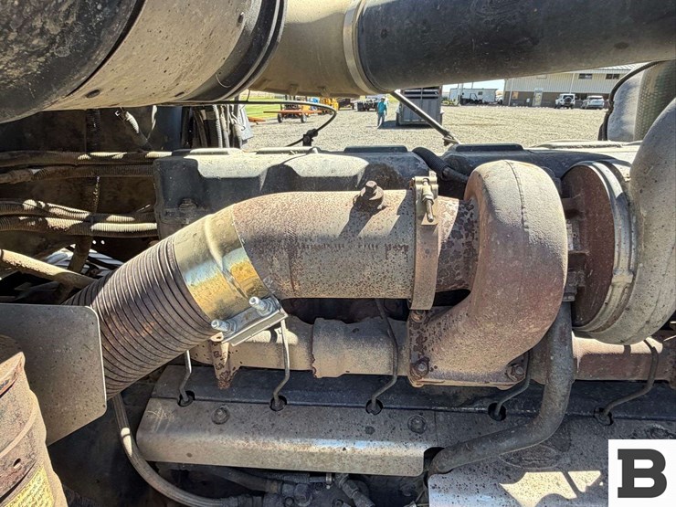 2001-mack-cl713-image-50