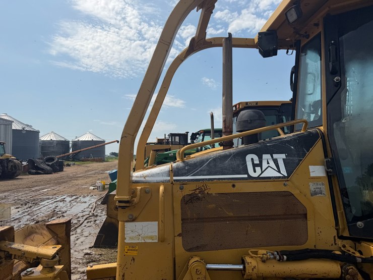 2005-caterpillar-d5g-image-36