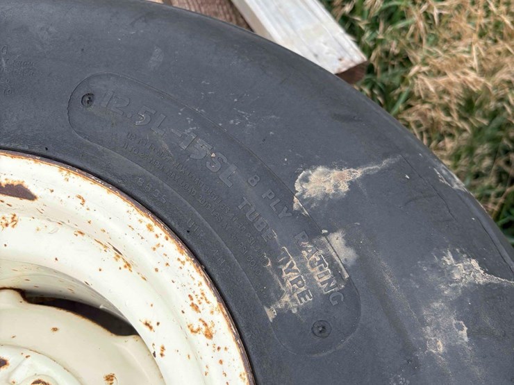 3---12.5-15-rims-&-tires-image-4